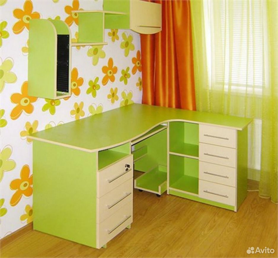 Мебель в детскую комнату для школьника