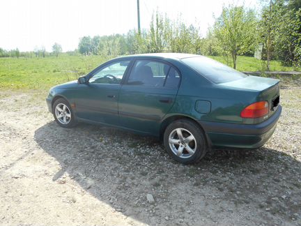 Toyota Avensis 1.6 МТ, 1999, седан