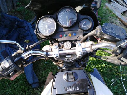 Yamaha FZr 250