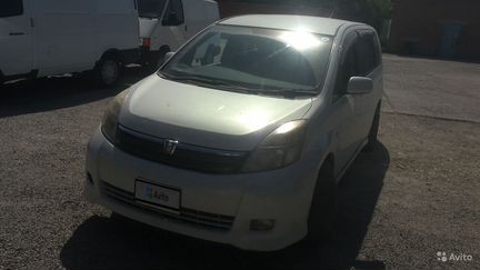 Toyota Isis 1.8 AT, 2005, 240 000 км