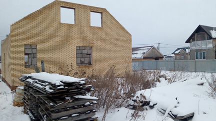 Уборка снега с крыш. Уборка помещений от мусора