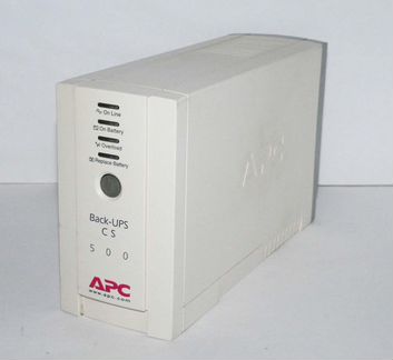 Источник бесперебойного питания APC backups CS500