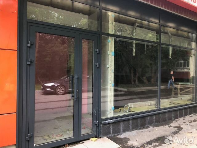 Дверь алюминиевая