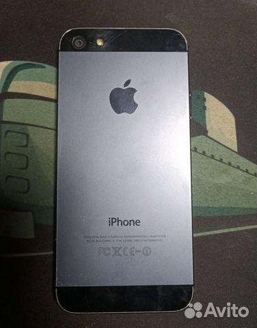 Мобильный телефон iPhone 5