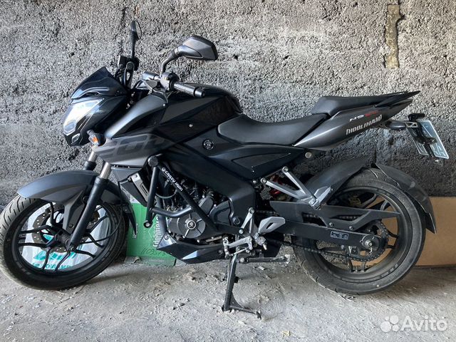 Мотоцикл Bajaj Pulsar 200 NS