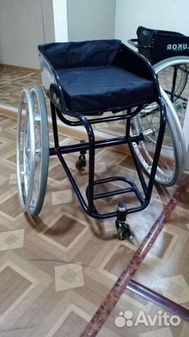 Спортивная инвалидная коляска для танцев