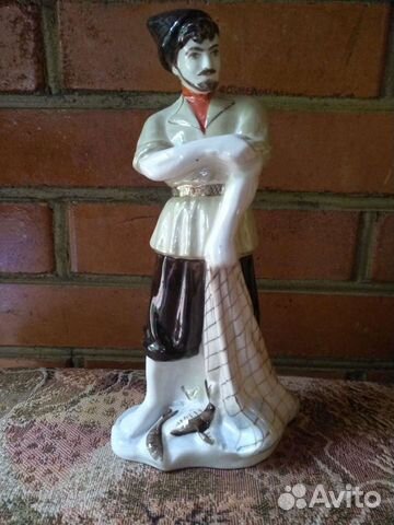 Статуэтка фарфор рыбак