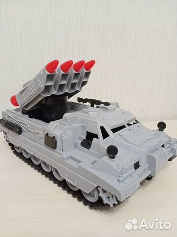 Игрушечный танк