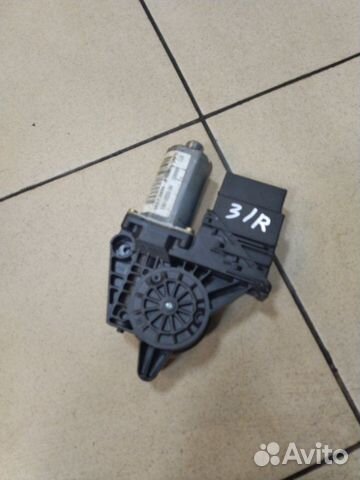 Мотор стеклоподъемника задний правый Volkswagen