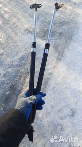 Стойки крышки багажника-газлифт Тойота Королла 110