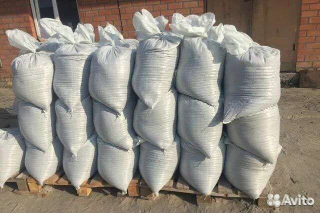 Упаковка пгс в мешки. Пгс в мешках в казани. Мешок щебенки белой. Песок в мешках. Щебень в мешках.