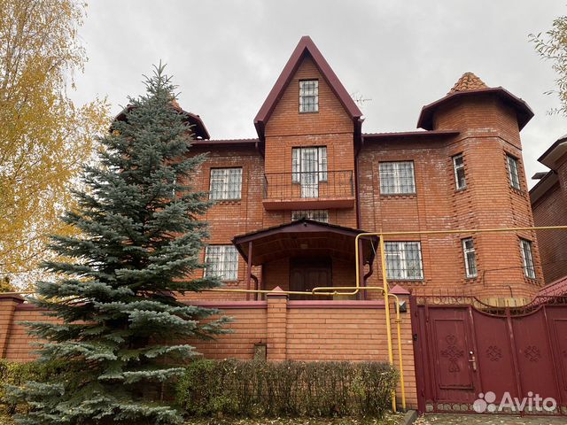 

8-к. дом, 600 м²