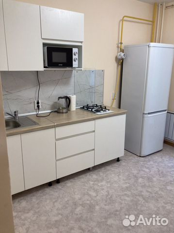 

1-к. квартира, 37 м², 3/10 эт.