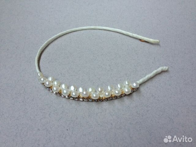 Ободок с жемчугом и стразами