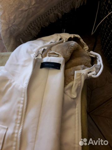 Белая осенняя курточка Белая осенняя курточка