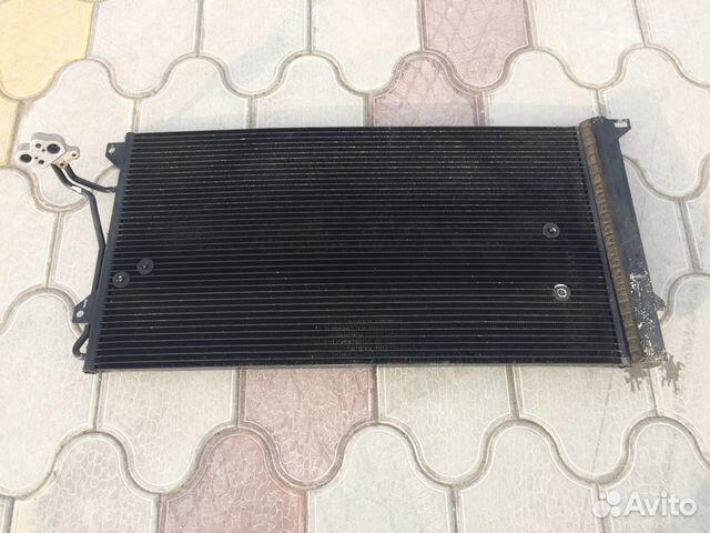 Радиатор кондиционера Audi Q7