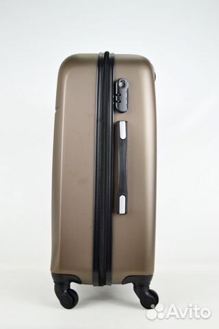 Чемодан на 4х колесах Чемодан на 4х колесах