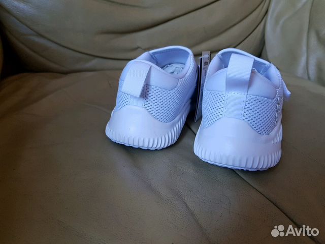 Кроссовки Adidas новые детские 32 р Кроссовки Adidas новые детские 32 р