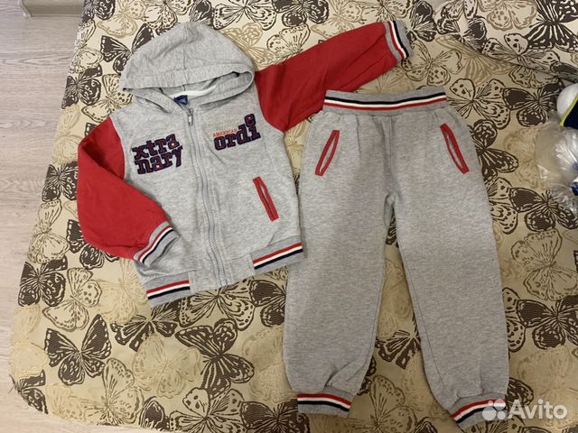 Спортивный костюм Спортивный костюм