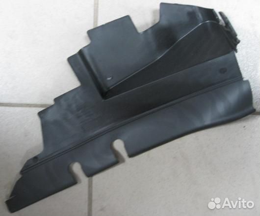 Дефлектор радиатора боковой Ford Focus 2 2004-2008