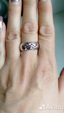 Серебряное кольцо с рубинами Серебряное кольцо с рубинами