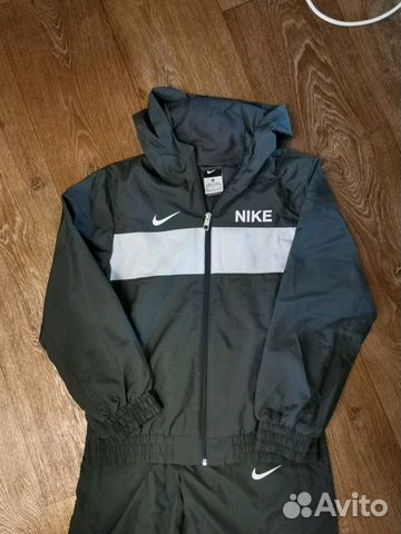 Костюм спортивный новый с этикеткой Nike Костюм спортивный новый с этикеткой Nike