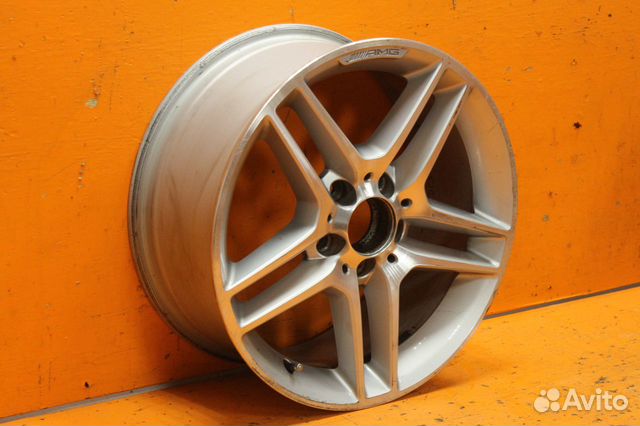 Mercedes C W204 AMG Диск литой R17 x J7.5 x ET47 Mercedes C W204 AMG Диск литой R17 x J7.5 x ET47