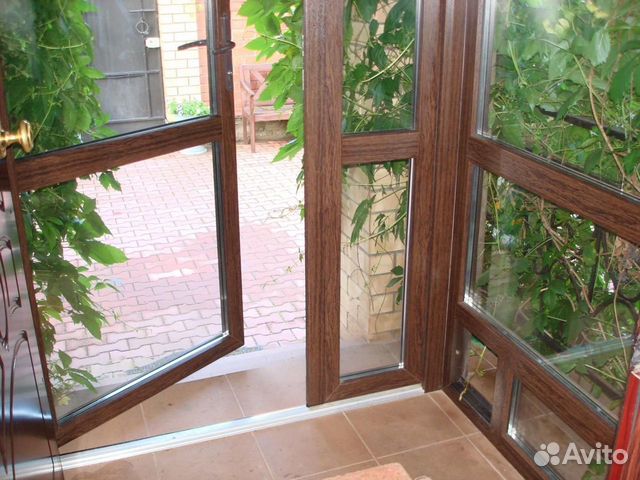 Тамбурная дверь