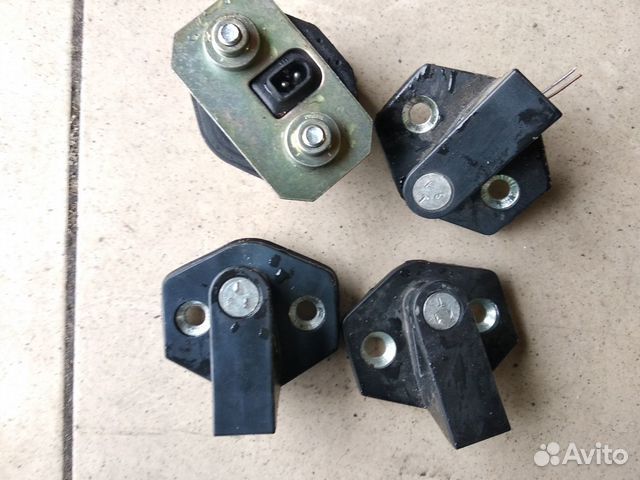 Бмв е39 петля замка двери, фиксатор