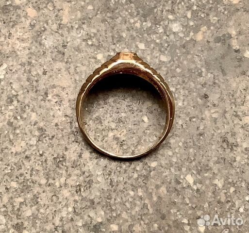 Печатка золотая с бриллиантом Печатка золотая с бриллиантом