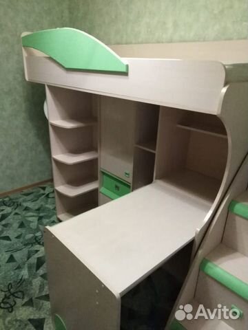 Детская кровать-чердак, шкаф и кроватка