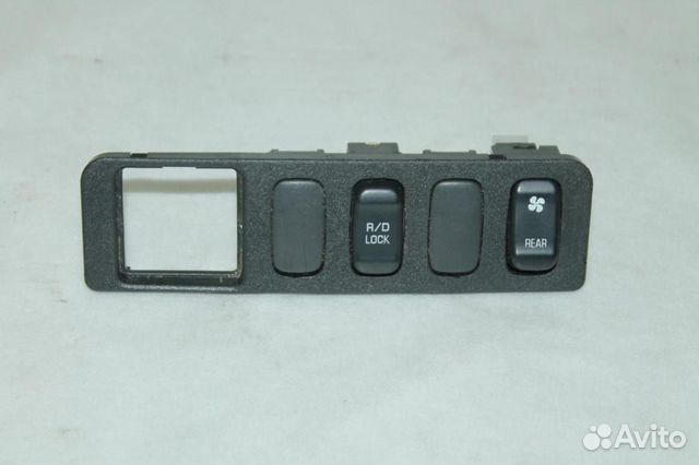 Блок кнопок Mitsubishi Pajero 3 Блок кнопок Mitsubishi Pajero 3