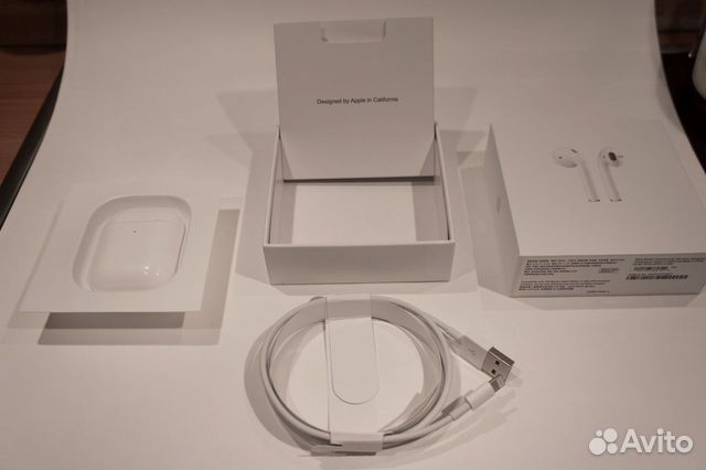 Apple Airpods 2 Новые беспроводные наушники Apple Airpods 2 Новые беспроводные наушники