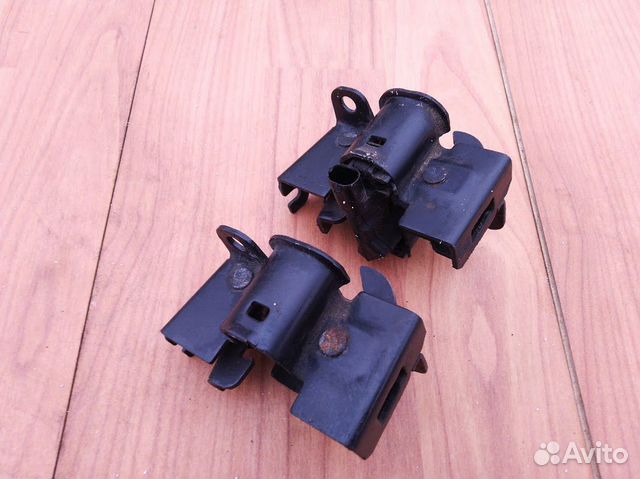 Замки капота Mercedes W164 X164 W219 W211 Замки капота Mercedes W164 X164 W219 W211