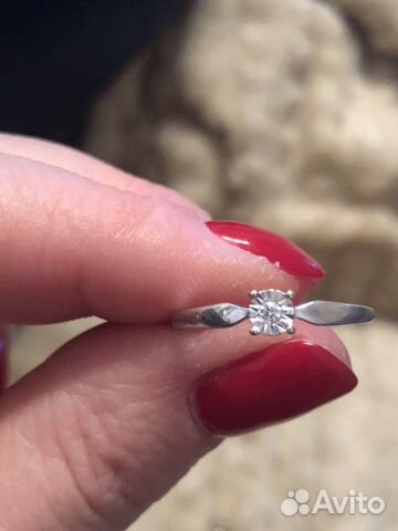 Золотое кольцо с бриллиантом Золотое кольцо с бриллиантом