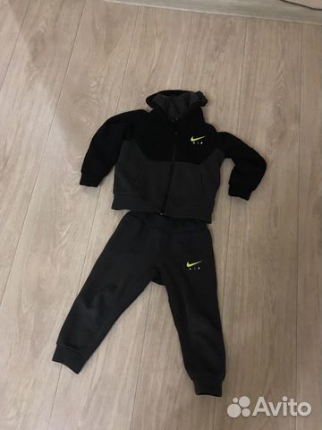 Спортивный костюм