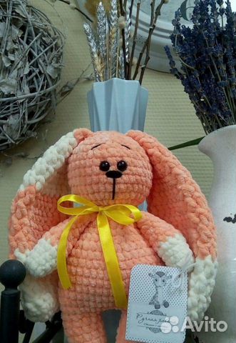 Вязаный заяц амигуруми ручной работы Вязаный заяц амигуруми ручной работы