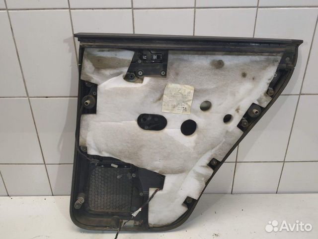Обшивка задняя левая 7L6867211AG VW Touareg 2002-2 Обшивка задняя левая 7L6867211AG VW Touareg 2002-2