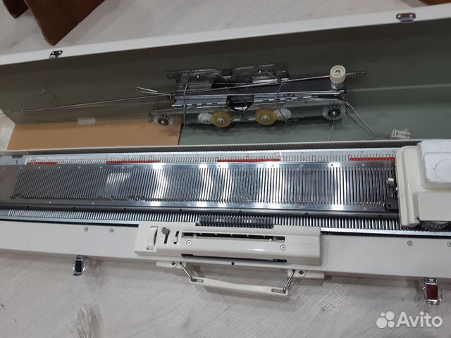 Двухфантурная вязальная машина Silver Reed 280/260 Двухфантурная вязальная машина Silver Reed 280/260
