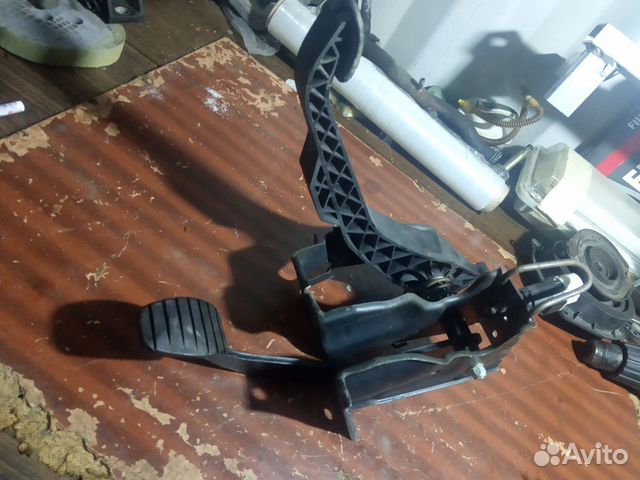 Педальный узел Nissan Almera G15 Педальный узел Nissan Almera G15