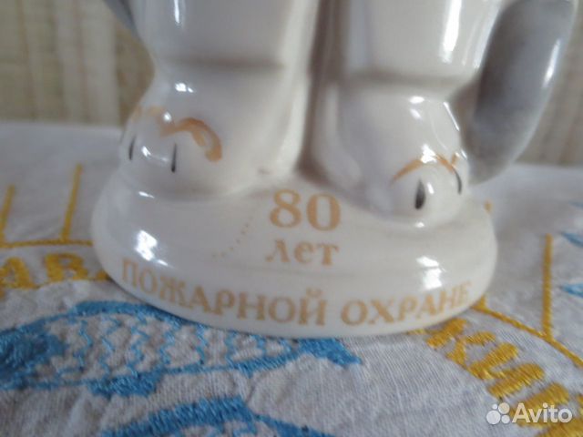 Фарфоровая фигурка Фарфоровая фигурка