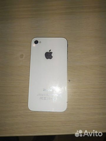 Телефон iPhone 4