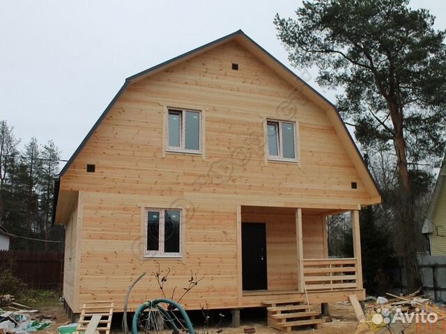 Сруб дома 7х6 м. из бруса с верандой и мансардой