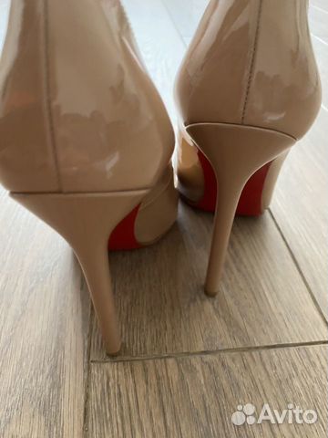 Классические телесные лодочки Christian Louboutin