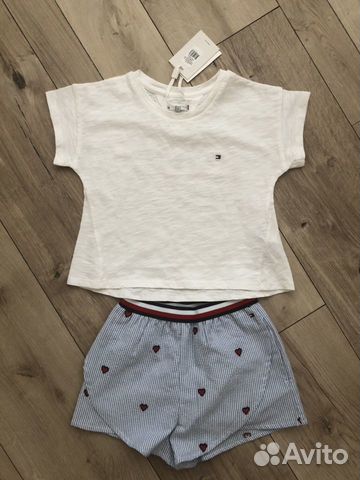 Новый комплект шорты и футболка Tommy Hilfiger, 98 Новый комплект шорты и футболка Tommy Hilfiger, 98