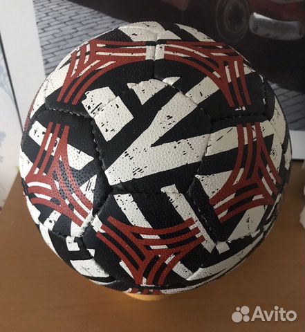 Футбольный мяч Adidas Tango Allaround Футбольный мяч Adidas Tango Allaround