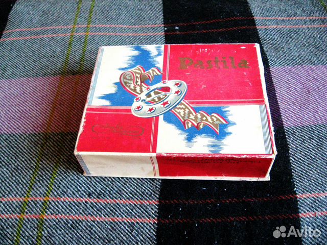Коробка из под пастилы, Рига, 1947 г Коробка из под пастилы, Рига, 1947 г