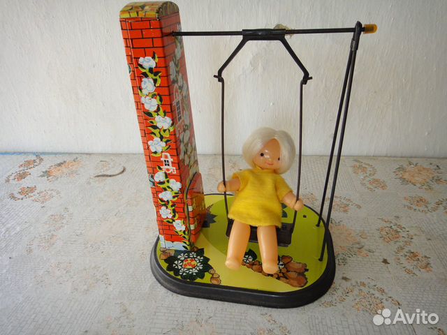 Антикварные игрушки СССР Кукла качели механические