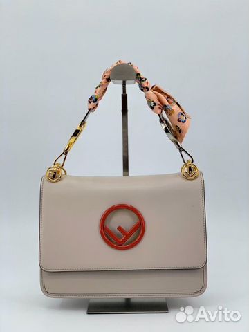 Новая женская сумка из натуральной кожи Fendi Новая женская сумка из натуральной кожи Fendi