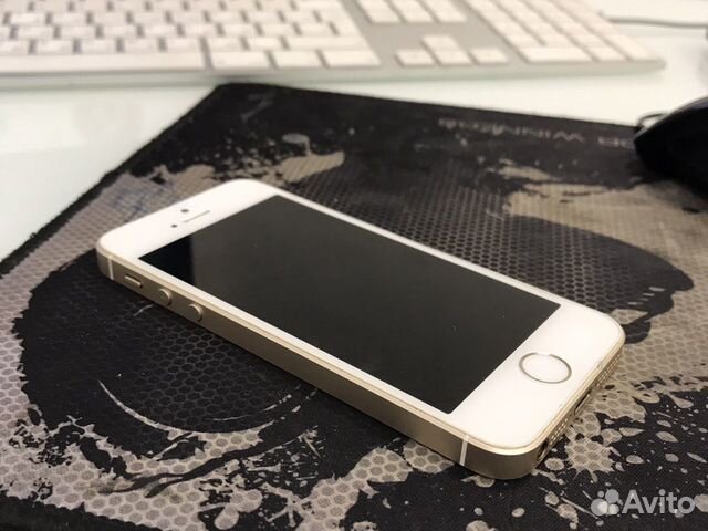 Телефон iPhone SE 128gb